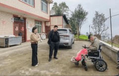 金口河区市场监管局：干群一家亲 共话帮扶情